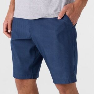 Hang Ten mens flat front blue plaid hybrid shorts Sz-32. X15